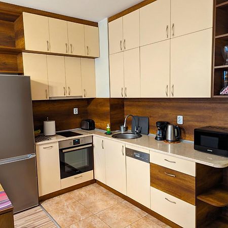 Business And Leisure Apartments In Mladost 2 With Free Garage Sofia Exterior photo